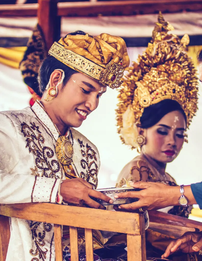 Balinese people at a tradiitonal balinese weddings