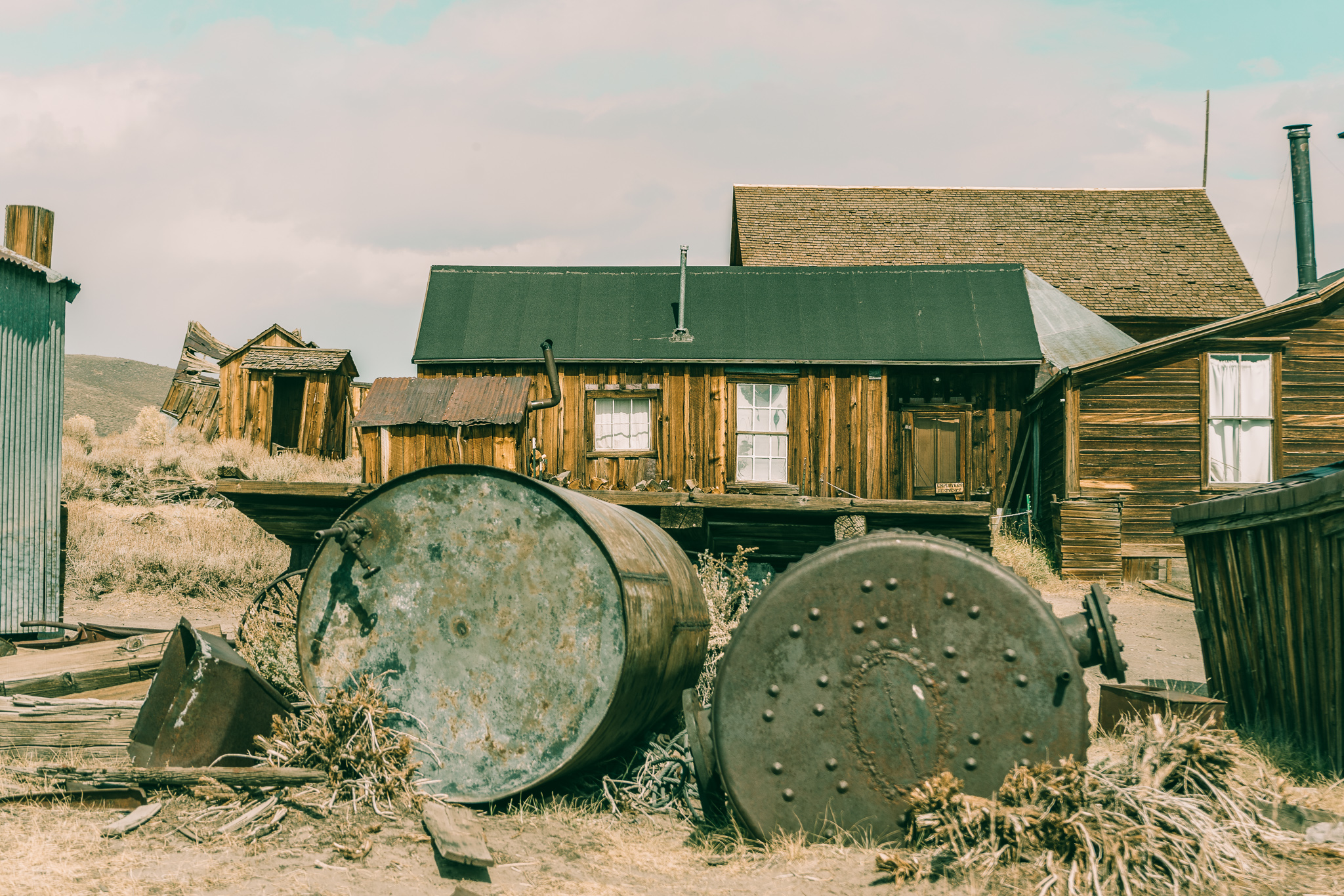 junk and abandoned homes in Bodie 